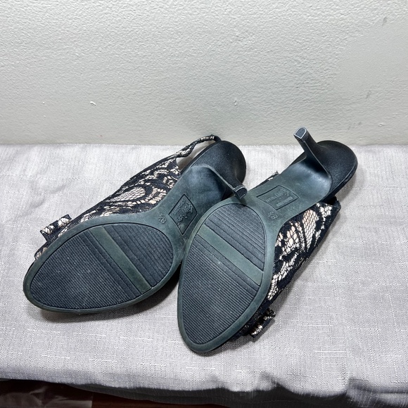 Lace sling back, open toe size 8 1/2 - Picture 5 of 8